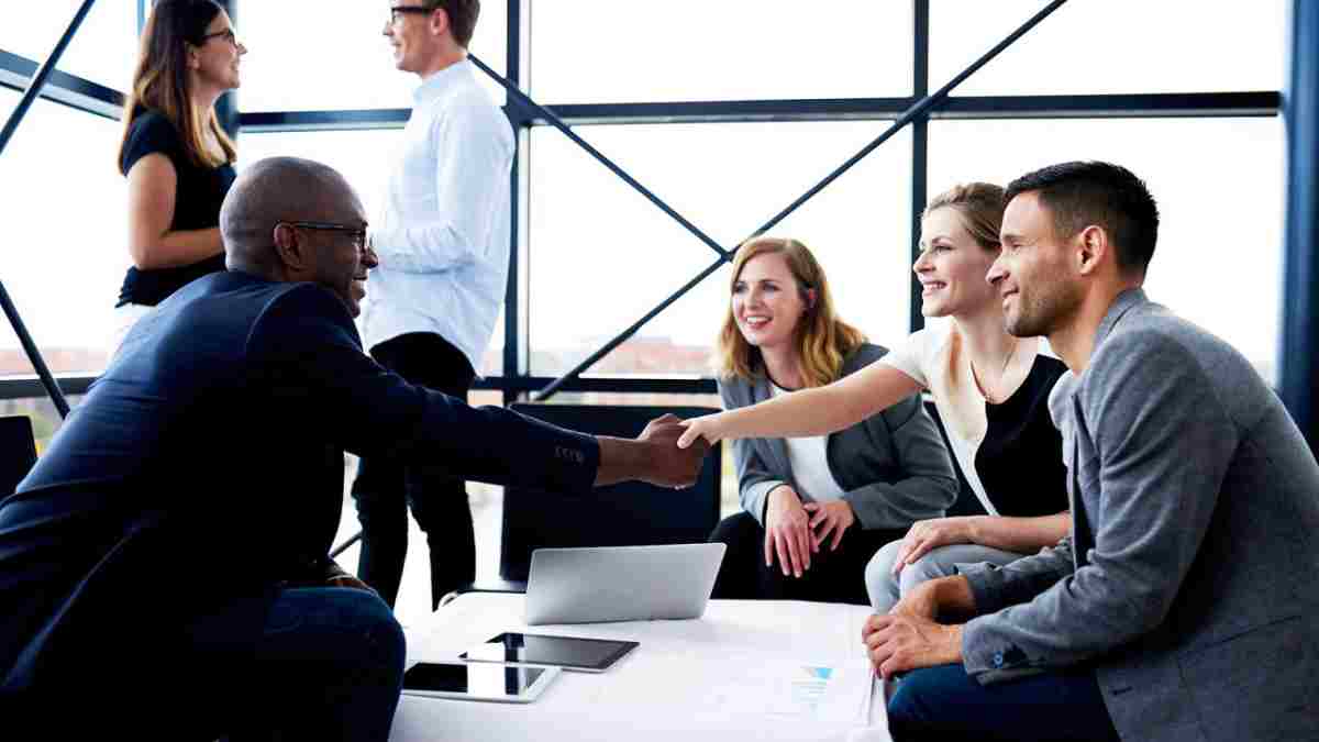 Business Networking 101: 4 Essential Things You Should Know