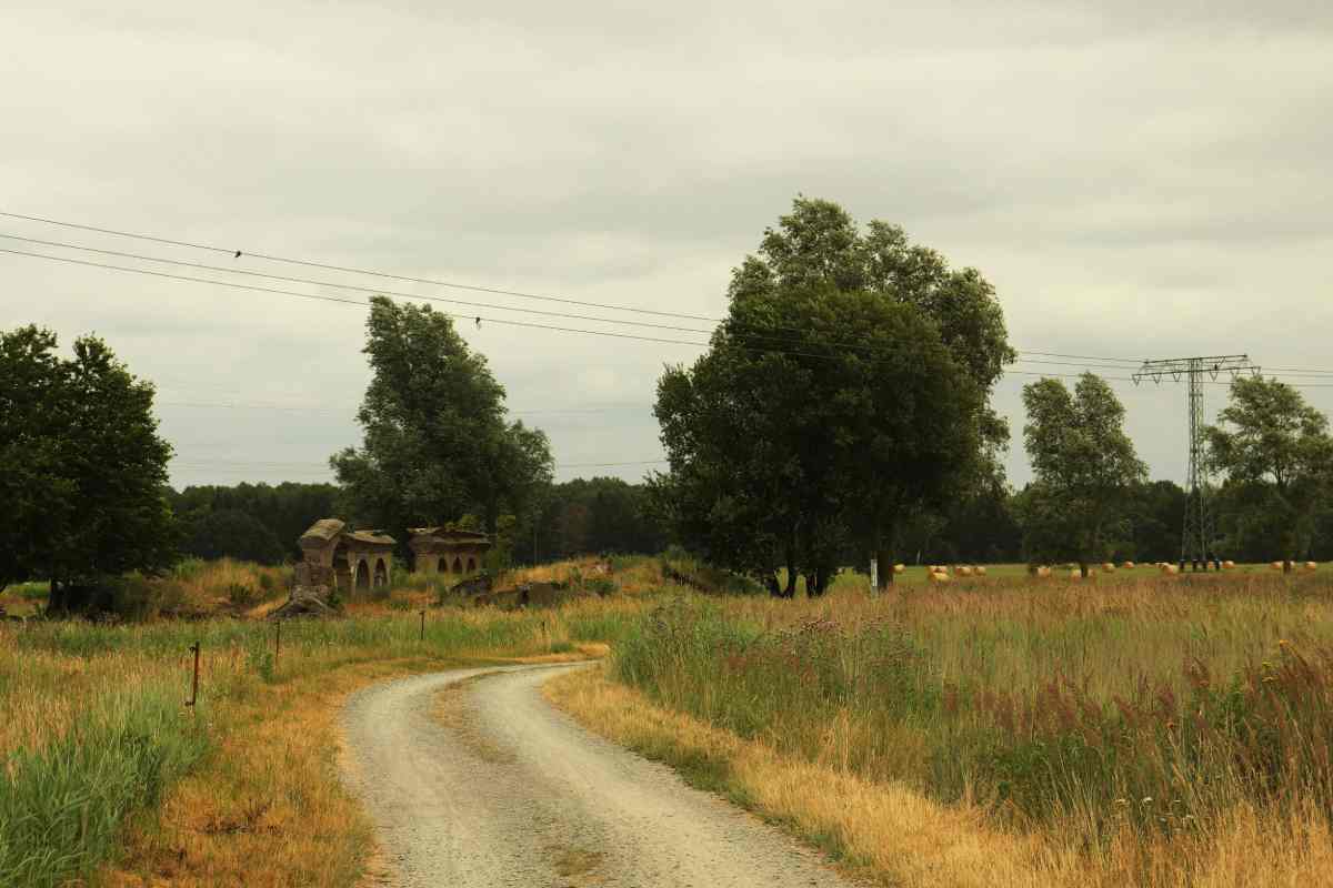 The Pros and Cons of Investing in Rural Real Estate